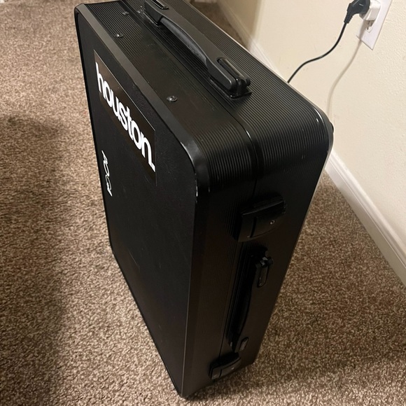 POGA Gaming Case /w PS4 system 2 controllers - Picture 4 of 8